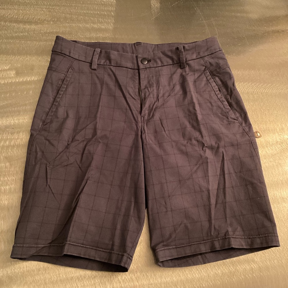 Lulu lemon Mens shorts